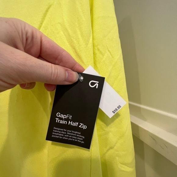 NWT!! GAP. Men’s Activewear. Gapfit Half-Zip Pullover Shirt. - Picture 6 of 9